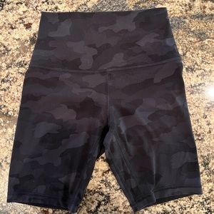 lululemon Align High-Rise Short 8" camo coal Size 4